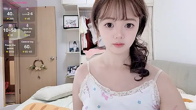 Snapshot of DDDDDoremi chatting on 09/23/25, 02:03 DDDDDoremi online show from 09/23/25, 02:03