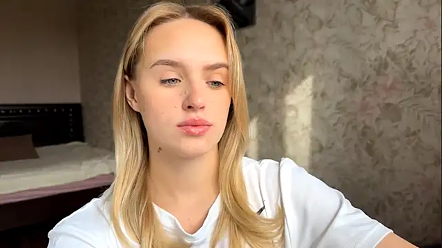 ElisabetLorney online show from 10/03/25, 08:11