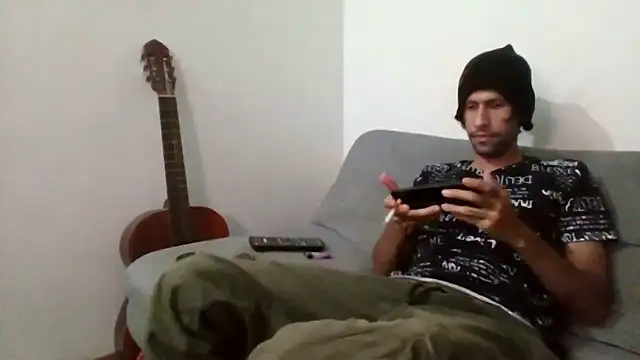 Snapshot of Alejandro92_cali chatting on 06/08/26, 12:58 Alejandro92 cali online show from 06/08/26, 12:58