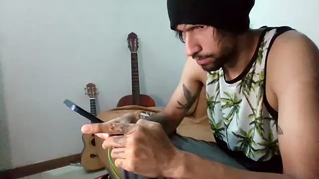 Snapshot of Alejandro92_cali chatting on 06/24/26, 05:50 Alejandro92 cali online show from 06/24/26, 05:50