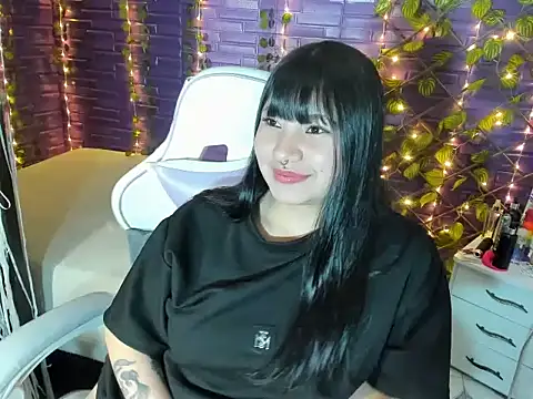 Zulema R1 online show from 11/14/25, 03:16