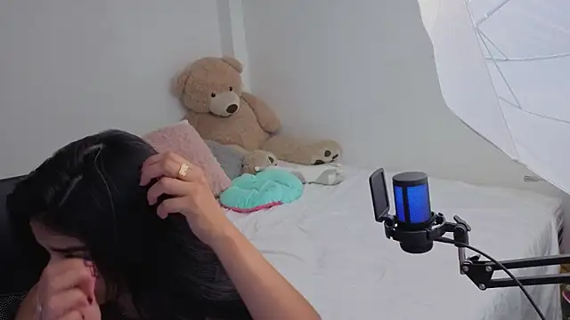 valerihouse online show from 04/14/26, 01:11