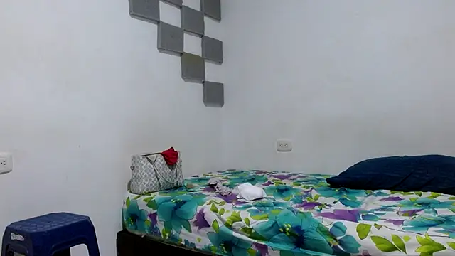 Snapshot of couples-hard-profond chatting on 09/10/25, 01:22 couples-hard-profond online show from 09/10/25, 01:22