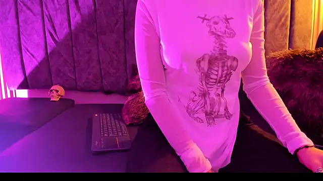 Snapshot of Rowan_Mills chatting on 10/03/25, 08:28 Rowan Mills online show from 10/03/25, 08:28