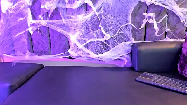 Snapshot of Rowan_Mills chatting on 10/08/25, 08:17 Rowan Mills online show from 10/08/25, 08:17