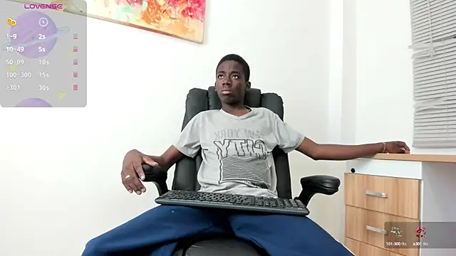 Snapshot of Alan_blacke chatting on 09/25/25, 08:12 Alan blacke online show from 09/25/25, 08:12