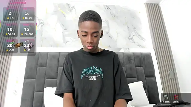 Snapshot of Alan_blacke chatting on 10/10/25, 07:57 Alan blacke online show from 10/10/25, 07:57