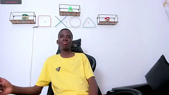 Snapshot of Alan_blacke chatting on 12/17/25, 08:04 Alan blacke online show from 12/17/25, 08:04