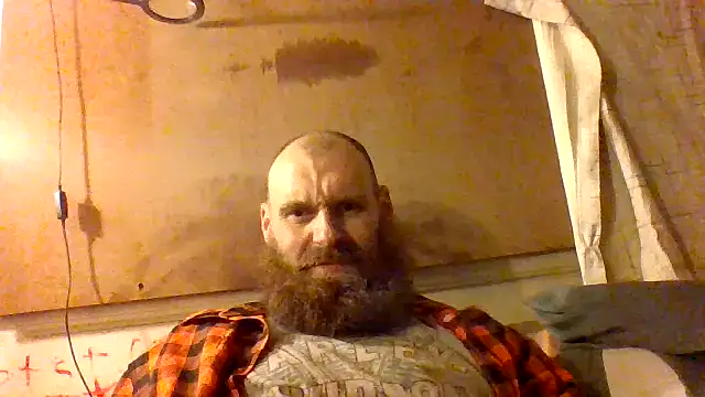 Snapshot of Cowboy815 chatting on 05/04/26, 05:25 Cowboy815 online show from 05/04/26, 05:25