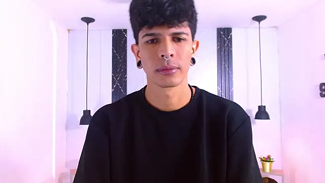 Franvill Trato online show from 12/21/25, 06:48