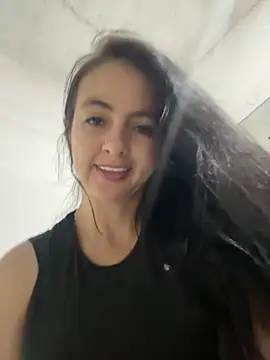 Snapshot of salo-rousee chatting on 11/01/25, 04:20 salo-rousee online show from 11/01/25, 04:20