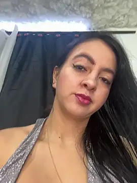 Snapshot of salo-rousee chatting on 12/17/25, 04:57 salo-rousee online show from 12/17/25, 04:57