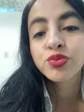 Snapshot of salo-rousee chatting on 01/12/26, 04:45 salo-rousee online show from 01/12/26, 04:45