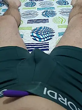 Snapshot of este_juan chatting on 09/13/25, 09:58 este juan online show from 09/13/25, 09:58