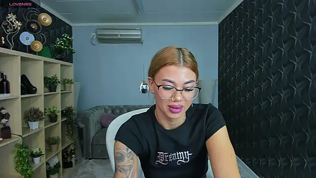 xPuka online show from 09/21/25, 04:52