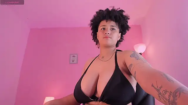 LiaaMoretzz online show from 09/23/25, 02:25