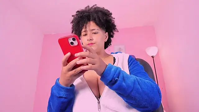 LiaaMoretzz online show from 11/12/25, 12:11