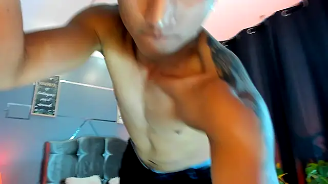 oliver mr  online show from 10/31/25, 09:49