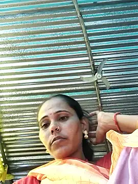 Snapshot of Pooja750 chatting on 10/01/25, 03:23 Pooja750 online show from 10/01/25, 03:23