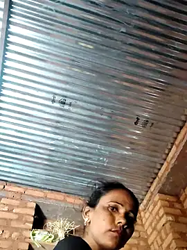 Snapshot of Pooja750 chatting on 06/05/26, 10:32 Pooja750 online show from 06/05/26, 10:32