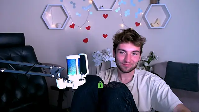 Snapshot of joseph_bear_ chatting on 10/03/25, 03:36 joseph bear online show from 10/03/25, 03:36