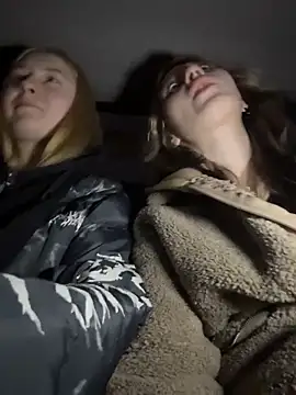 Mimiumuy online show from 12/18/25, 04:02