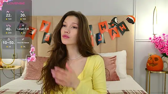 MaryNixon  online show from 10/28/25, 05:11