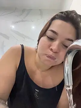 sarahreyess 11 online show from 04/04/26, 11:18