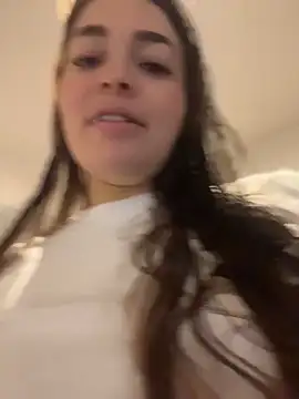 sarahreyess 11 online show from 04/08/26, 10:26