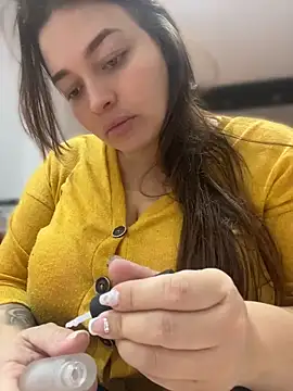 sarahreyess 11 online show from 04/15/26, 11:06