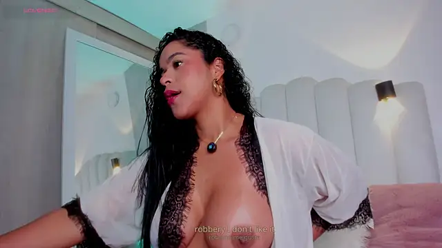 Snapshot of danna_ross25 chatting on 12/17/25, 12:55 danna ross25 online show from 12/17/25, 12:55