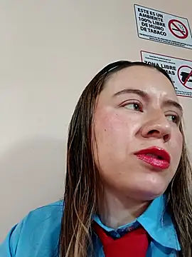 Snapshot of Hannah-colx chatting on 04/30/26, 04:13 Hannah-colx online show from 04/30/26, 04:13