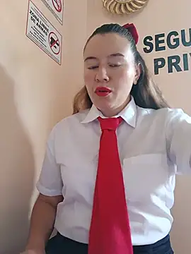 Snapshot of Hannah-colx chatting on 05/15/26, 03:30 Hannah-colx online show from 05/15/26, 03:30