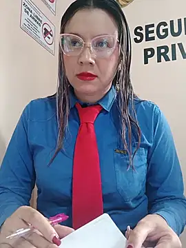 Snapshot of Hannah-colx chatting on 05/18/26, 02:23 Hannah-colx online show from 05/18/26, 02:23