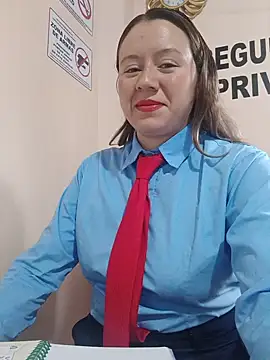 Snapshot of Hannah-colx chatting on 06/04/26, 01:17 Hannah-colx online show from 06/04/26, 01:17