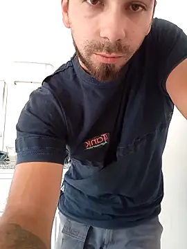 Snapshot of Lushakuiron1 chatting on 11/24/25, 03:34 Lushakuiron1 online show from 11/24/25, 03:34