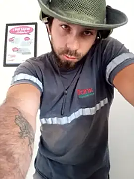 Snapshot of Lushakuiron1 chatting on 02/13/26, 05:09 Lushakuiron1 online show from 02/13/26, 05:09