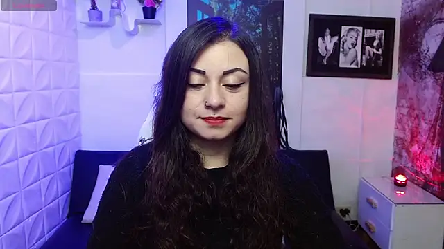 Eva Roussell online show from 10/31/25, 02:29