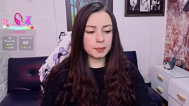 Snapshot of Eva_Roussell chatting on 06/03/26, 03:17 Eva Roussell online show from 06/03/26, 03:17