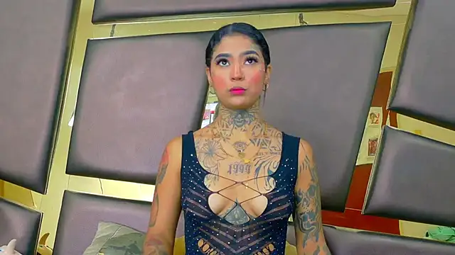 Snapshot of EmilieLake chatting on 12/01/25, 09:09 EmilieLake online show from 12/01/25, 09:09