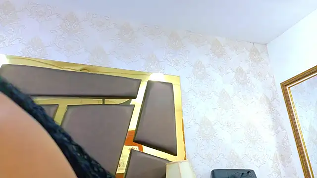 Snapshot of EmilieLake chatting on 03/04/26, 07:42 EmilieLake online show from 03/04/26, 07:42