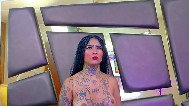 EmilieLake online show from 04/24/26, 08:00