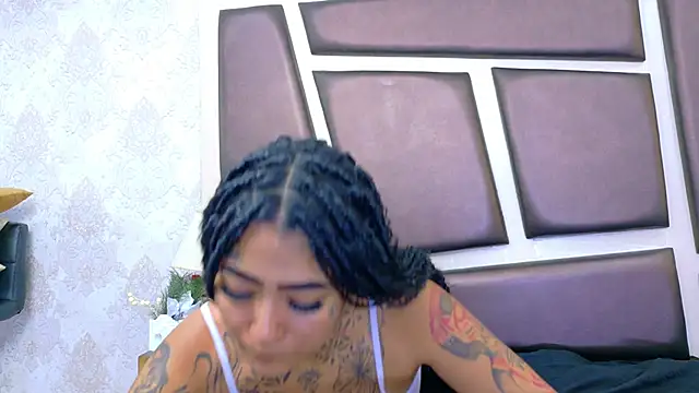 EmilieLake online show from 04/27/26, 07:23