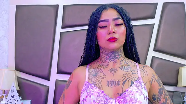 EmilieLake online show from 04/28/26, 07:52