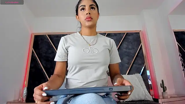 SusanaHenao online show from 03/12/26, 05:30