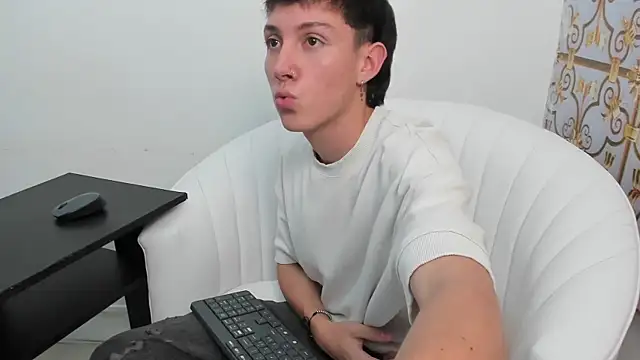 LittleDanny  online show from 11/13/25, 05:01