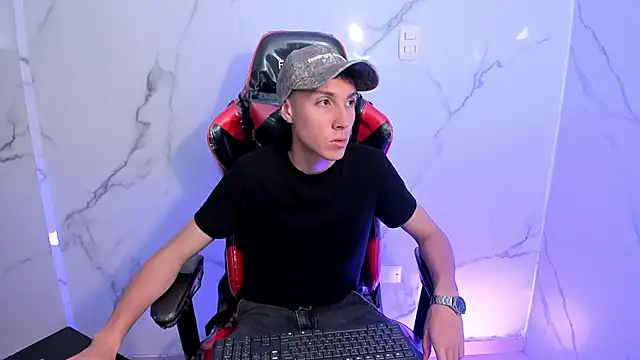 LittleDanny  online show from 04/23/26, 02:19