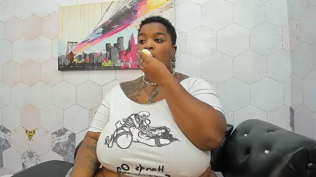 Anaa Fuentess online show from 04/24/26, 01:13