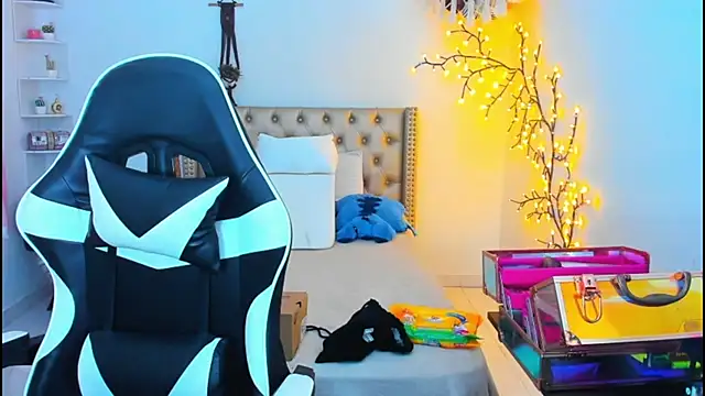 LenaStylesOA online show from 10/02/25, 12:34