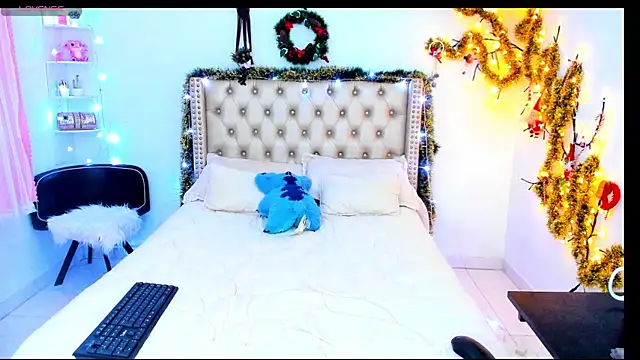 LenaStylesOA online show from 12/21/25, 12:34